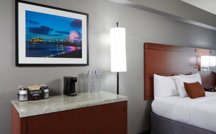 Courtyard by Marriott Los Angeles LAX/Century Boulevard