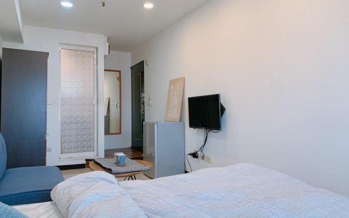 City Sleek Sanctuary: Modern Living Near MRT