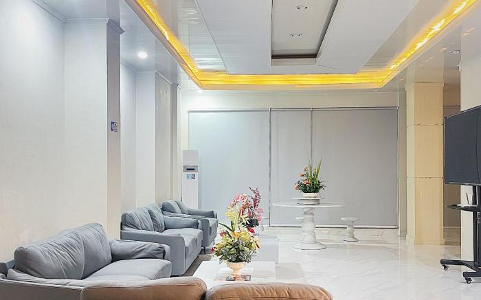 Urbanview Hotel Wollangi Syariah Near Toko Alaska Makassar