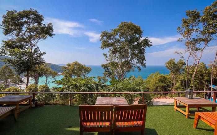 Parinya Hill Homestay & Cafe