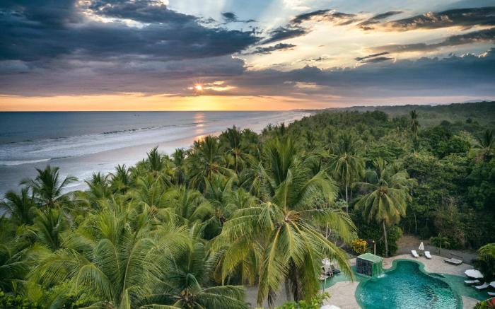 CLANDESTINO BEACH RESORT