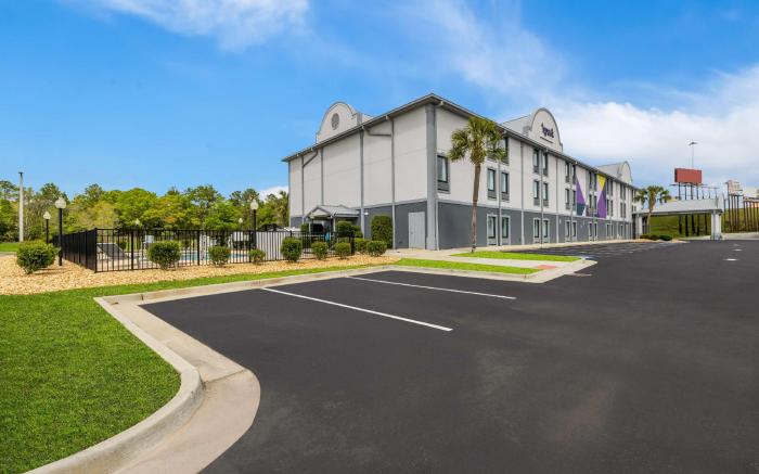 Spark by Hilton Tifton