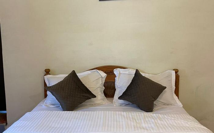 Monkey's Inn by WOOD N MIST - 5 BHK Villa