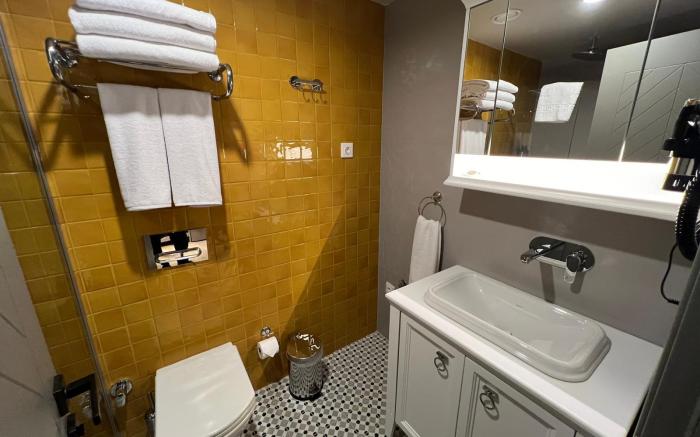 Weingart Suites Hotel 