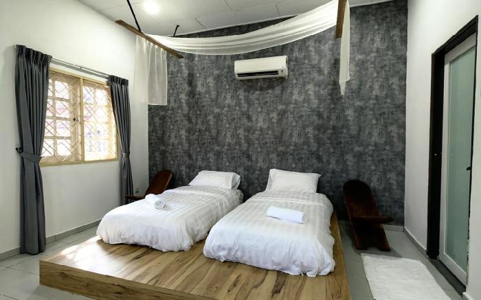 Klebang Spacious Comfy Bangalow