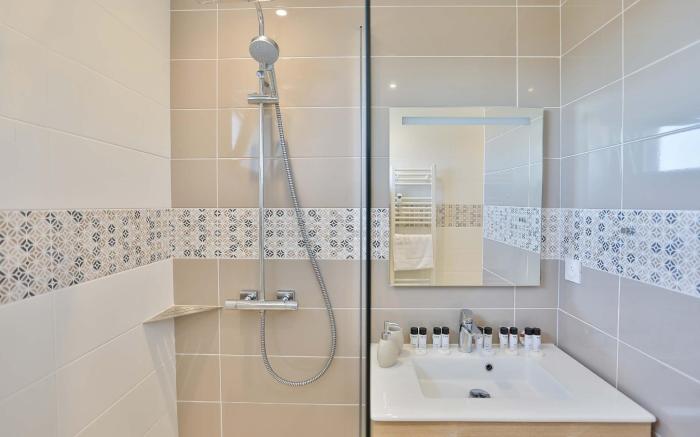 Appartement de caract  re  superbe vue mer 280