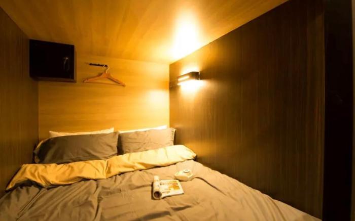 Room for Four (Bunk Beds) at Exit B1, Jordan MTR Station