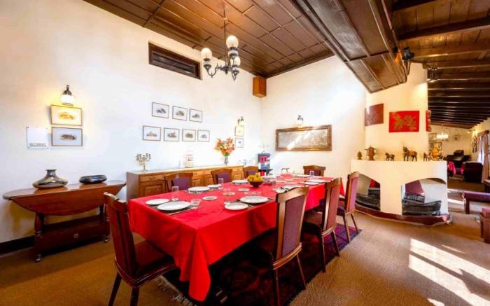 Oak Lodge 5BD Vintage Home