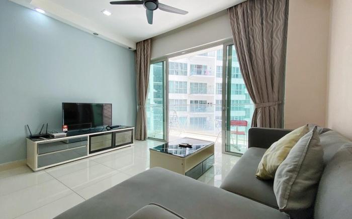 Relaxing 2BR Suite with Balcony @ Regalia