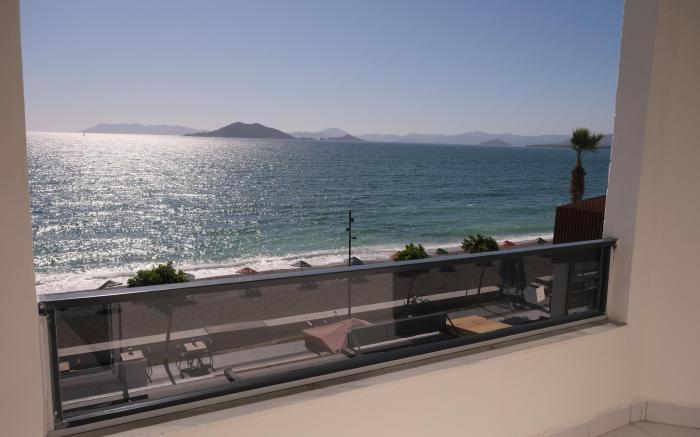 Sea Door Hotel