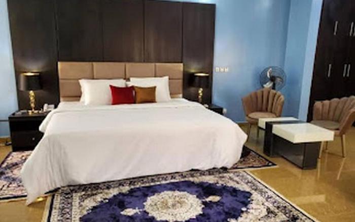 Royale Crown Villa