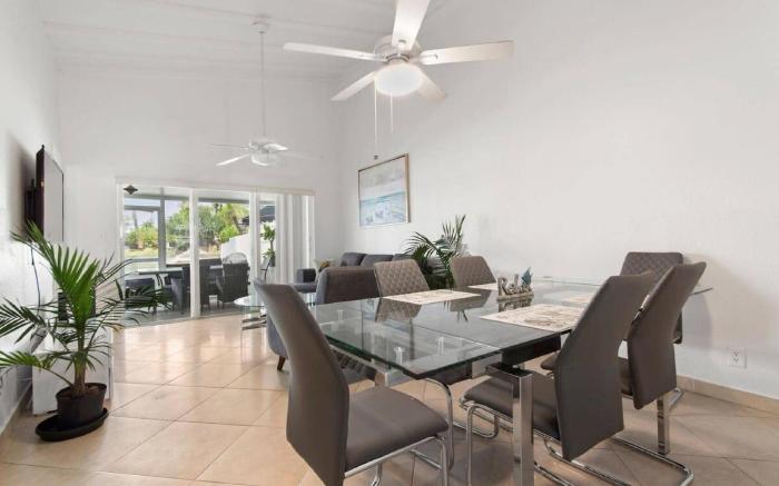Lakeside Retreat ~ 3BR, 2BTH Near Hard Rock Casino