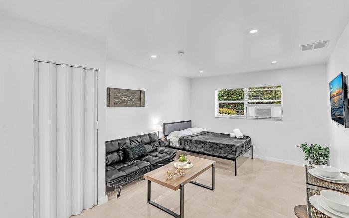 Hollywood Beach Boutique Vacation Studio LB4