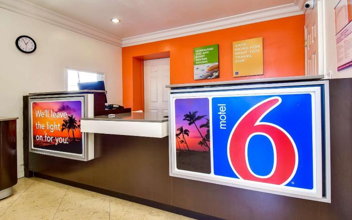 Motel 6 Garden Grove, CA