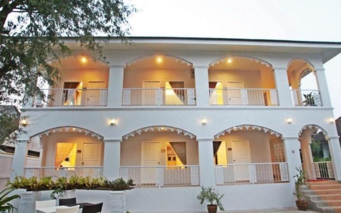 Banlomnow Hotel