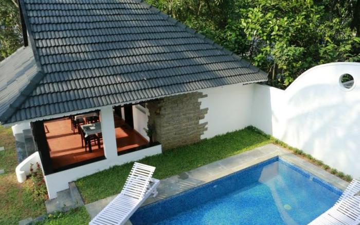 Mayas Beach House - Boutique Serviced Villa