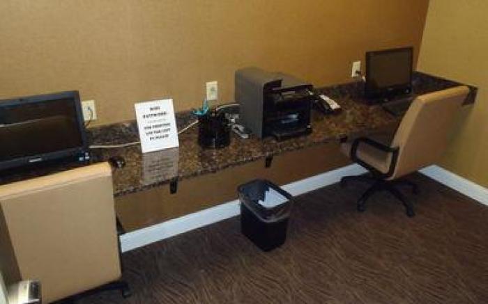 Holiday Inn Express Hotel & Suites Goldsboro - Base Area By IHG