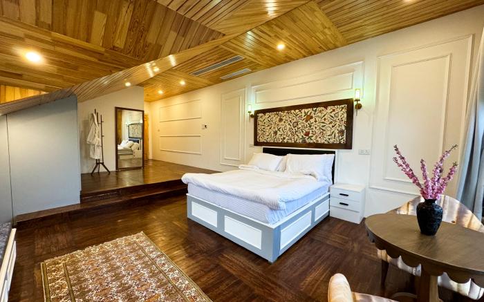 Tree of Life Lakeside Cottage, Srinagar