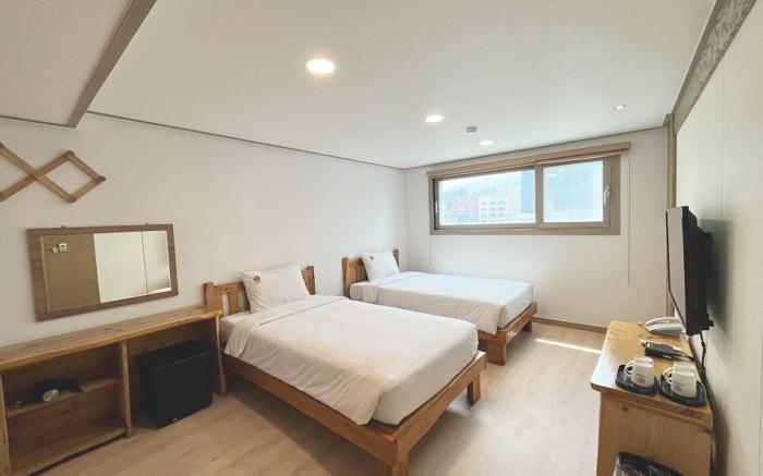 J2 Family Hotel