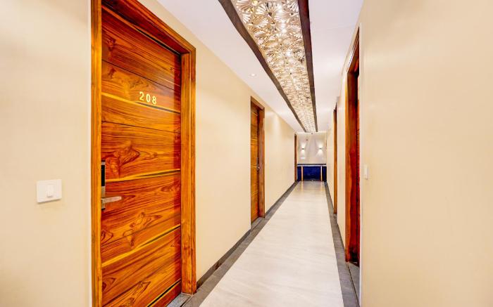 Super Townhouse Oak Sector 116 Noida