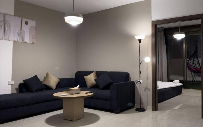 Stylish Luxe Apartment Fr 0001