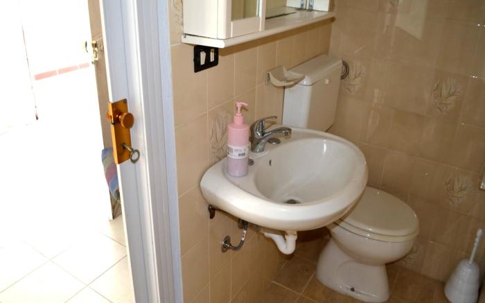 Taki holiday home on the first floor with two bathrooms in San Foca