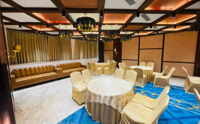 BR GRAND HOTEL  (NIMO CLUB & BAR ) 