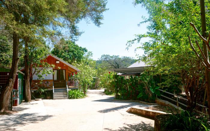 Vạn Tùng Homestay & Café