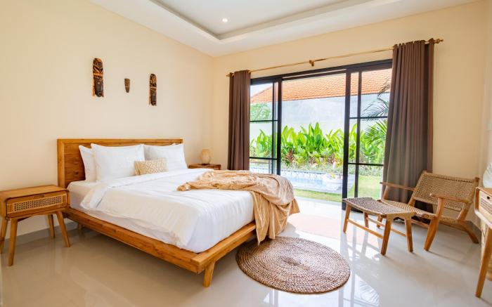 Alicia- Canggu + Brand NEW Villa + HUGE Pool + PS5