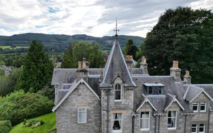 Wellwood Manor