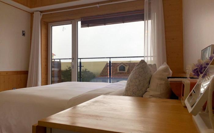 A#2 Terrace with Sea View, Beautiful Sunset in the West, Emotional Accommodation