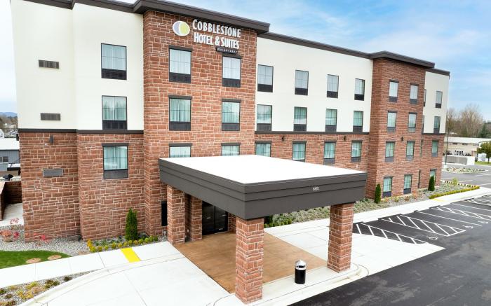 Cobblestone Hotel & Suites - Lynden