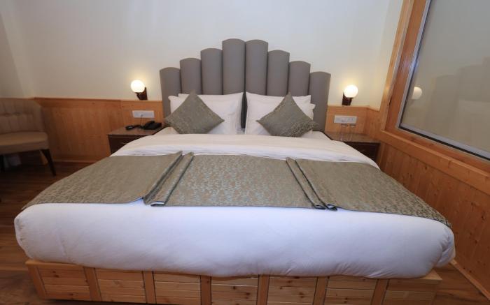 Calux Golden Woods Manali