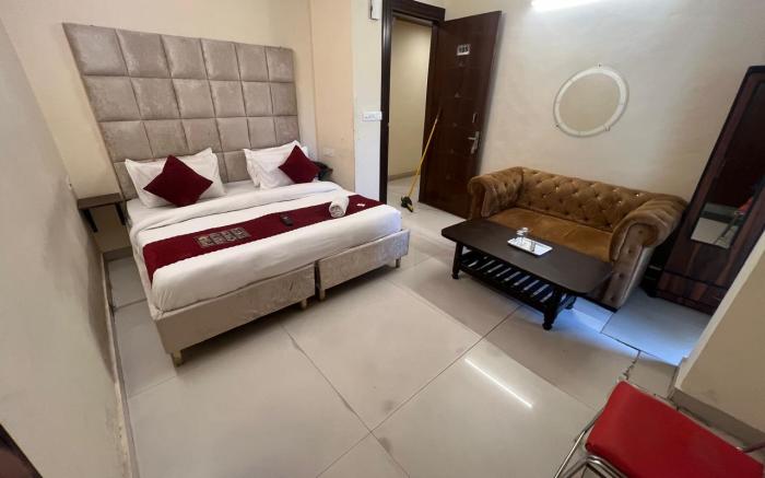 Hotel kaushambhi grand 