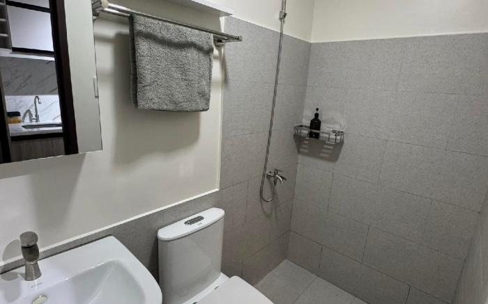 Studio Unit 5 Mins to IT Park w/ Pool|Wifi|Netflix