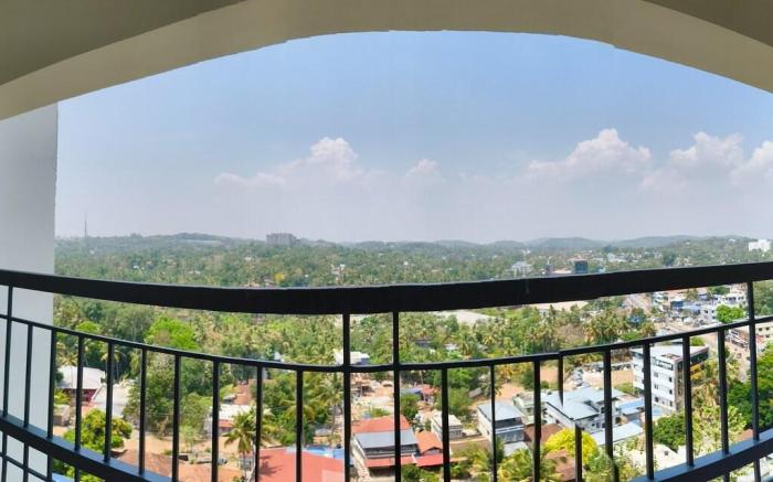 Sky Oasis: Luxe 3BHK Apartment.