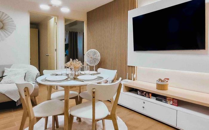 Aesthetic 3BR Condo Near Airport, Samal & SM