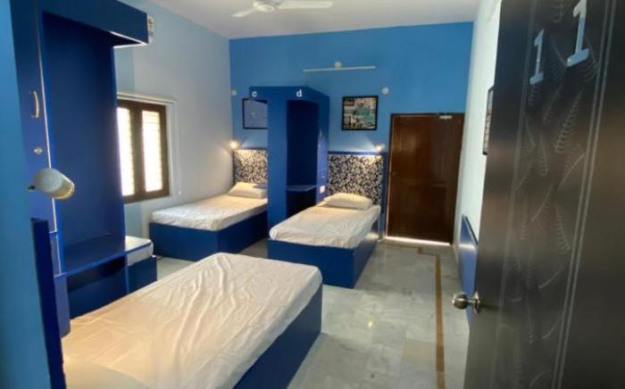 Backpackers Den