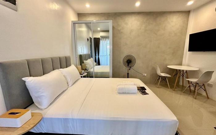 (2) Modern studio near SM Lipa /Queen bed