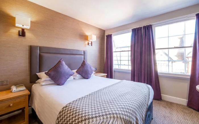 Harte And Garter Hotel