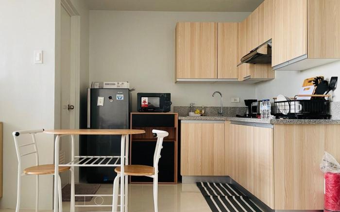 * * WV 1 Minimalist Studio