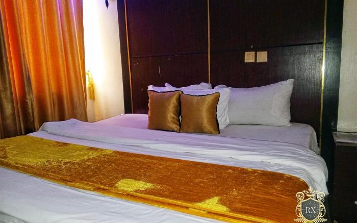 Royalrex Hotel 