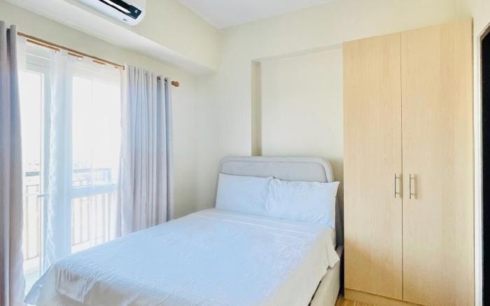 * *7 Metro View Studio