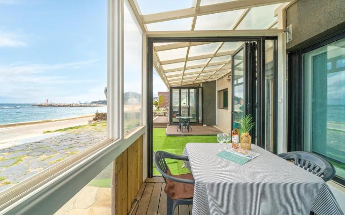 Goseong Littlesquare Oceanview Pension