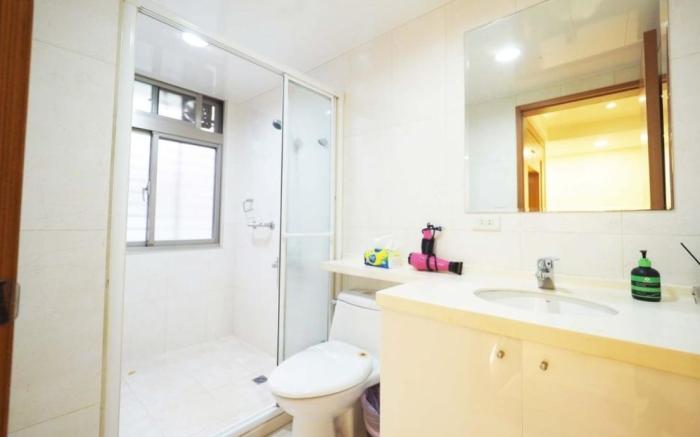 C科技大樓站 CP值最高的房 shared bathroom.(C)只有月租
