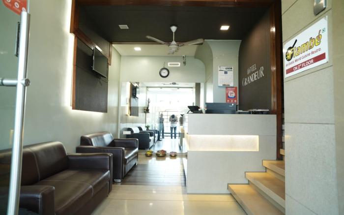 HOTEL GRANDEUR