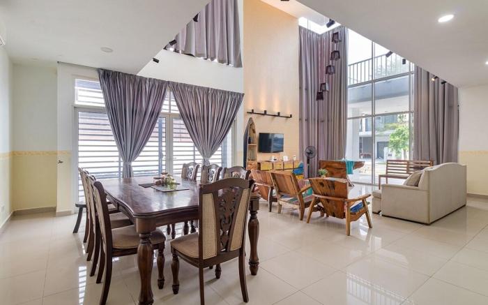 Lovely Fully Furnished Bungalow in Bukit Kemuning