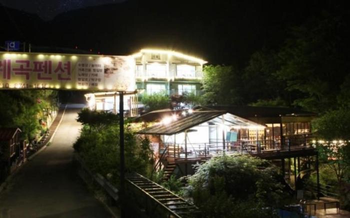Hwacheon Myeongjiryeong Valley Pension