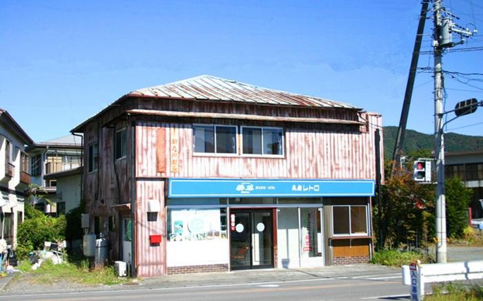 RETROwhere you can relax in a nostalgic building