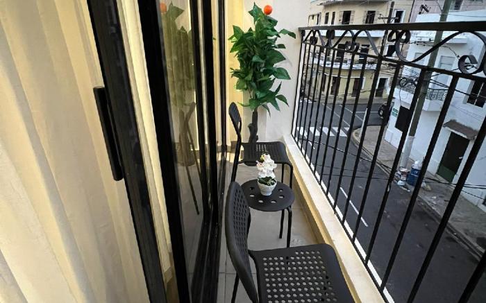 France's Suite Colonial